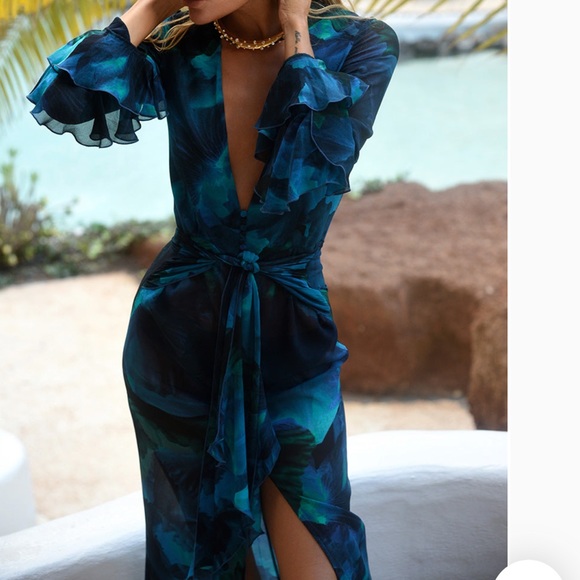 Exude modern drama in the Fiorella’s Rat and Boa - Picture 5 of 6